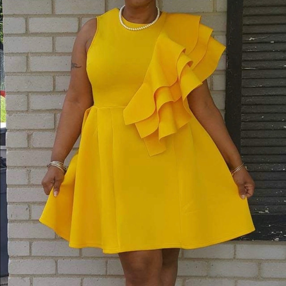 Above knee length yellow dress - Picture 5 of 7